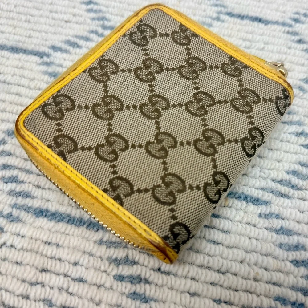 GUCCI GG Monogram Canvas Yellow Leather Bifold Zip Around Wallet Made in Italy